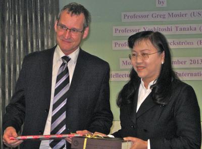 Prof Steve Saxby with Chief Justice